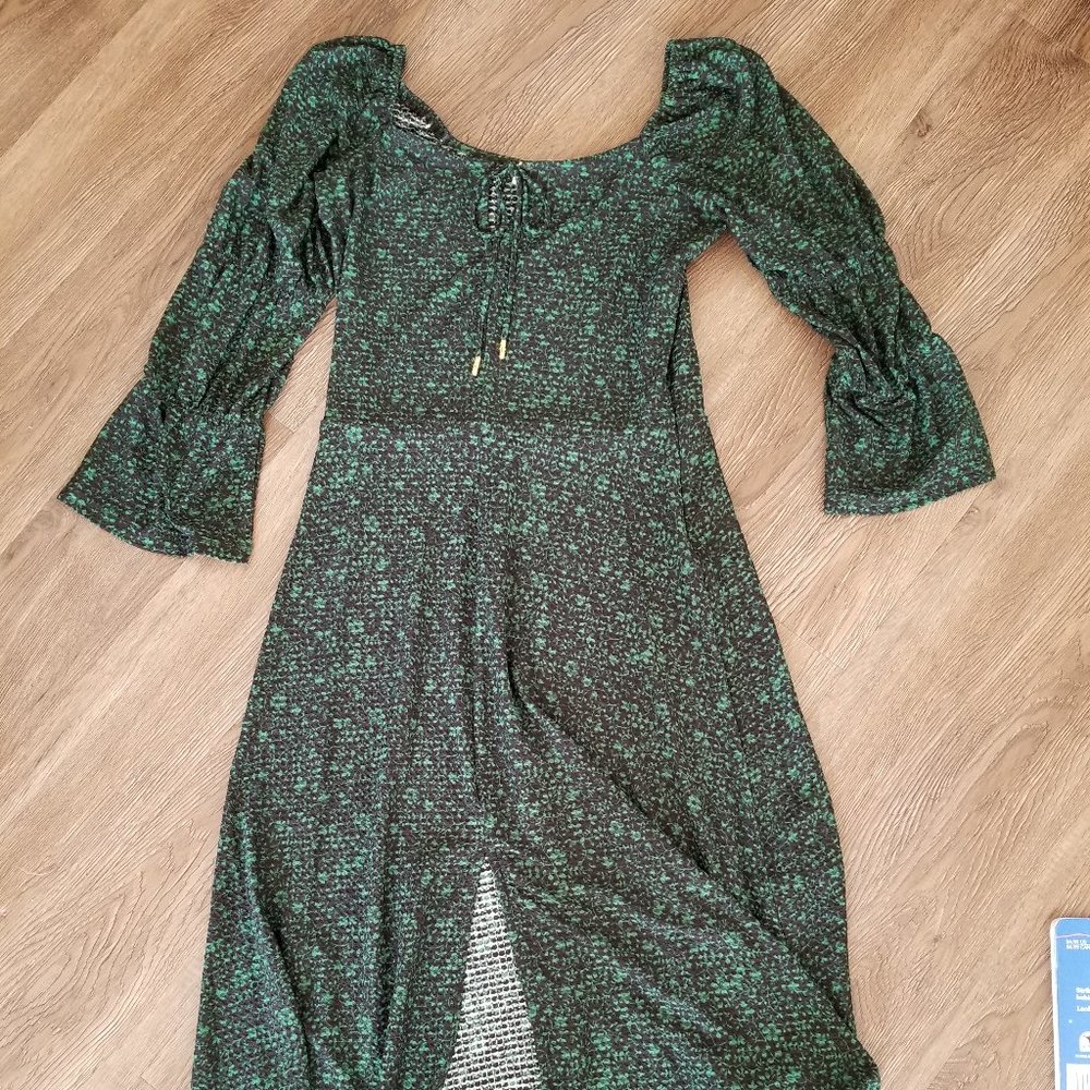 Michael Kors light dress fron slit